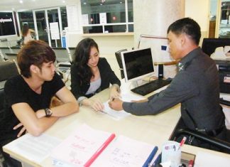 Pattaranan “Nannie” Deeratsamee reports her lost phone to police.